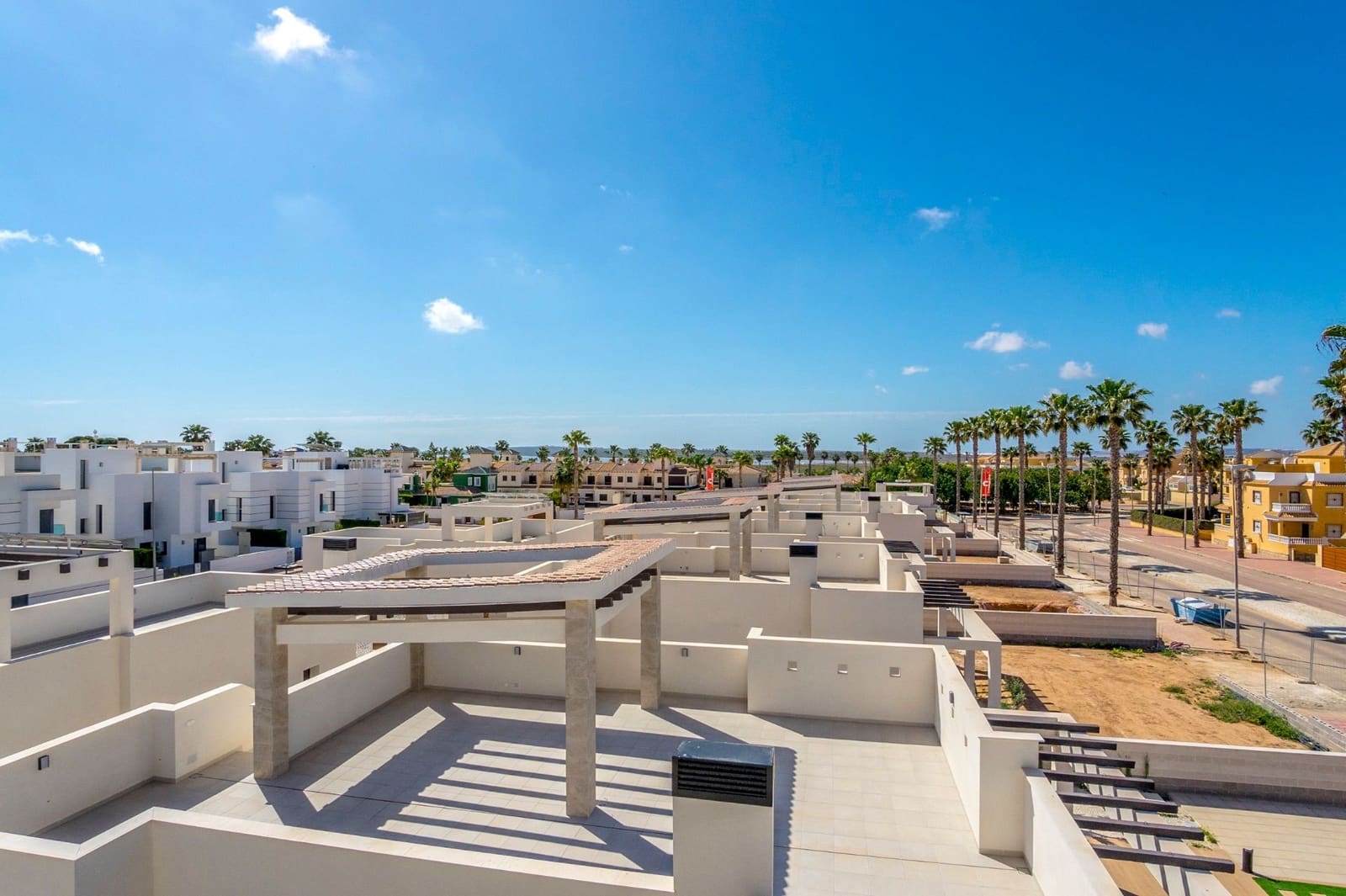 2 soverom Leilighet til leie i Ciudad Quesada med svømmebasseng garasje - € 1 500 (Ref: 10131210)
