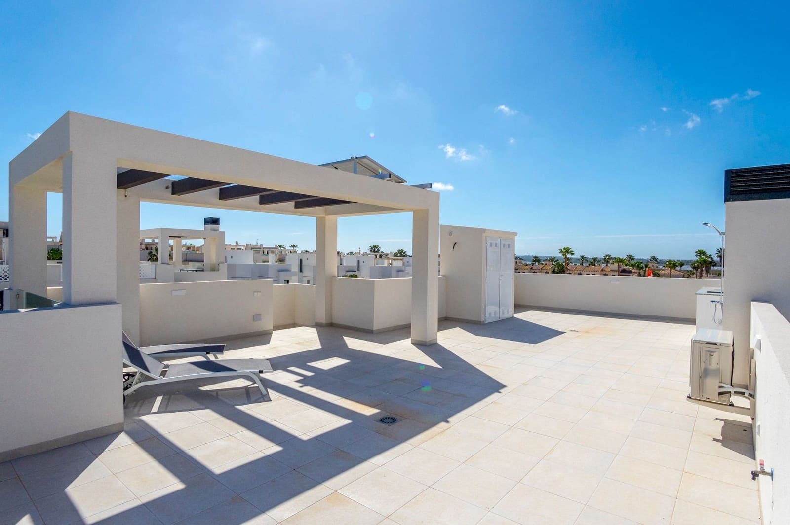 2 soverom Leilighet til leie i Ciudad Quesada med svømmebasseng garasje - € 1 500 (Ref: 10131210)