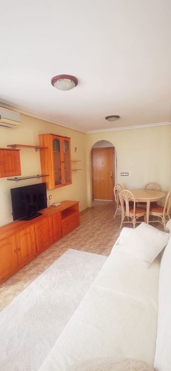 2 quarto Apartamento para arrendar em Torrevieja com piscina garagem - 750 € (Ref: 10157247)