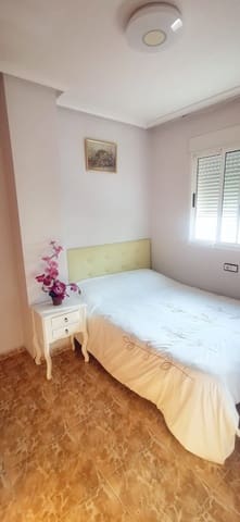 Appartement de 2 chambres à louer à Nueva Torrevieja, Torrevieja avec piscine garage - 750 € (Ref: 10157247)