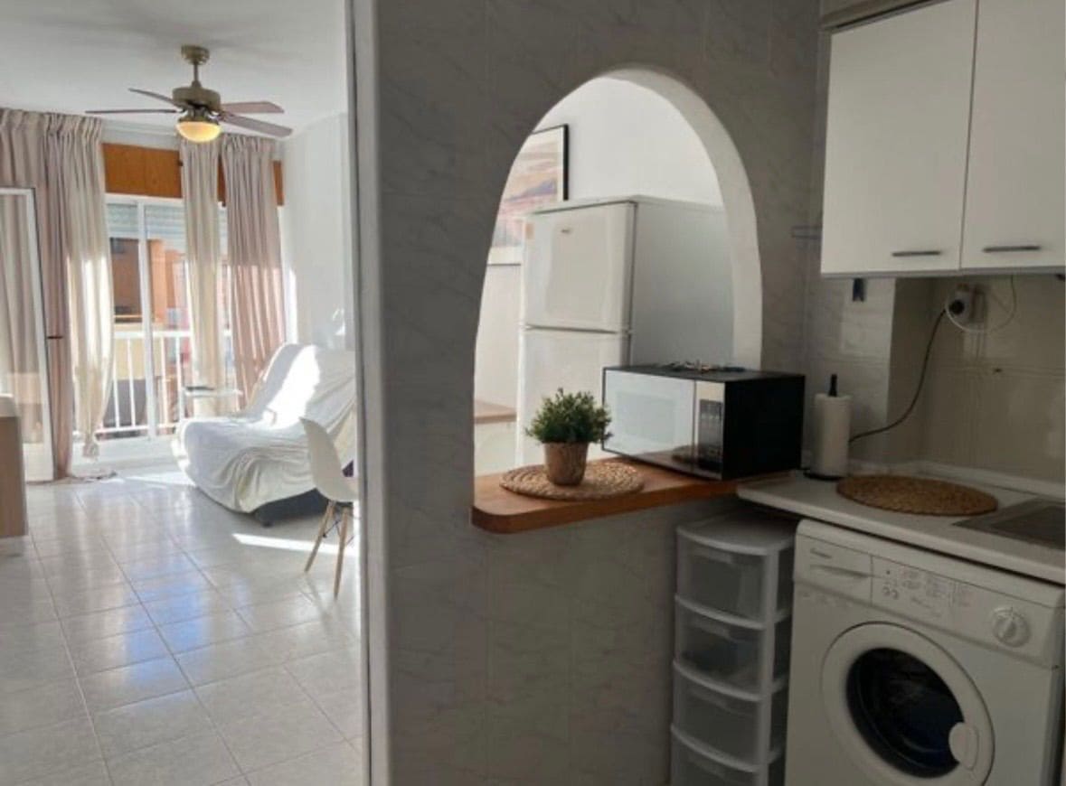 1 bedroom Apartment for rent in Torrevieja - € 750 (Ref: 10174366)