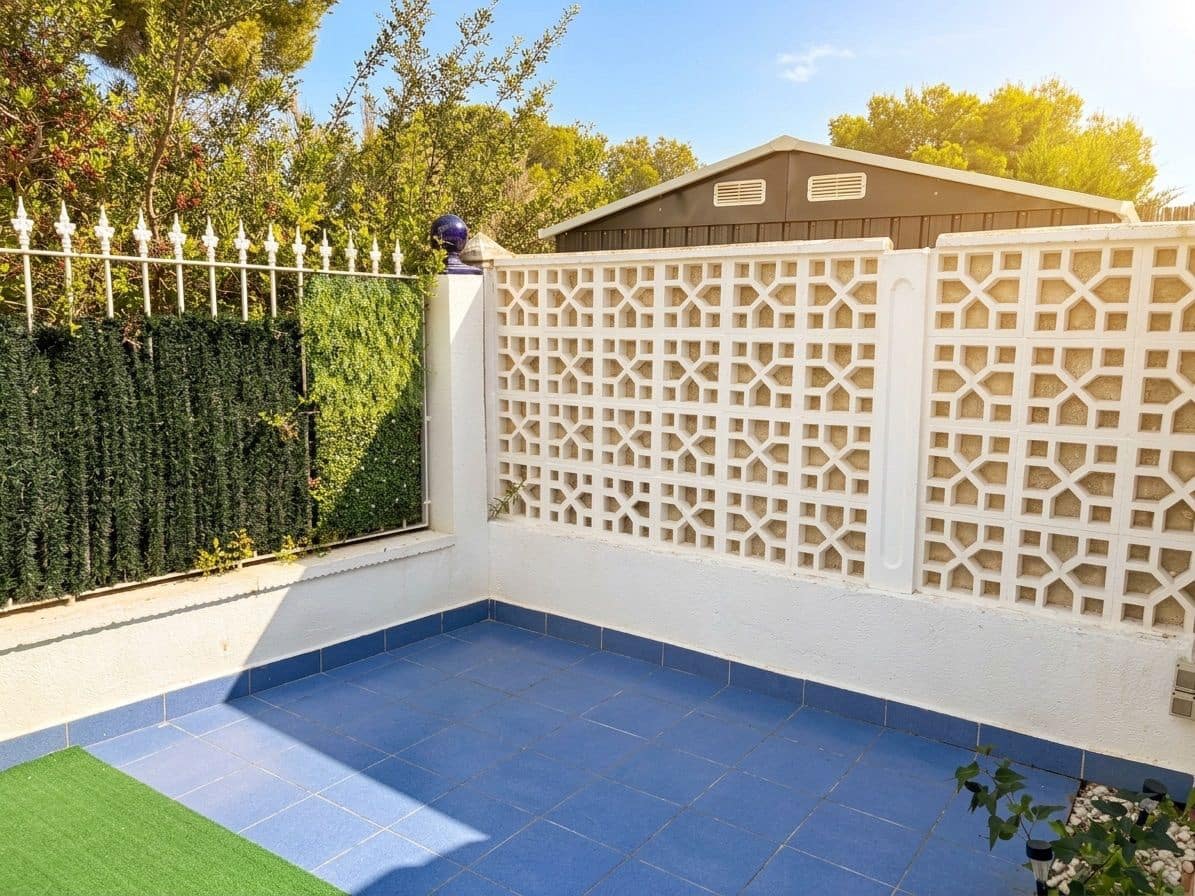 2 bedroom Apartment for rent in Villamartin with pool - € 850 (Ref: 10174367)