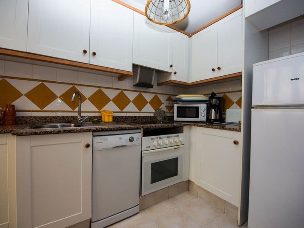 3 bedroom Semi-detached Villa for rent in Gran Alacant with pool garage - € 1,050 (Ref: 5756408)