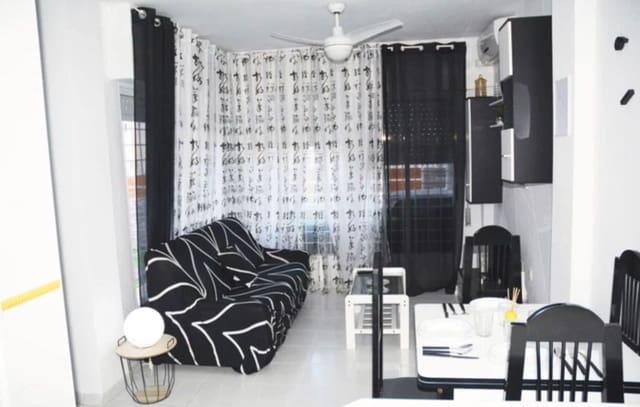 3 bedroom Bungalow for rent in Cañada del Molino, Torrevieja with pool - € 750 (Ref: 6983674)