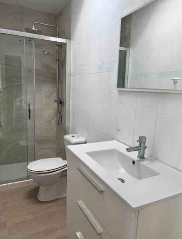 3 slaapkamer Huis te huur in Playa de los Locos, Torrevieja met garage - € 950 (Ref: 7256197)
