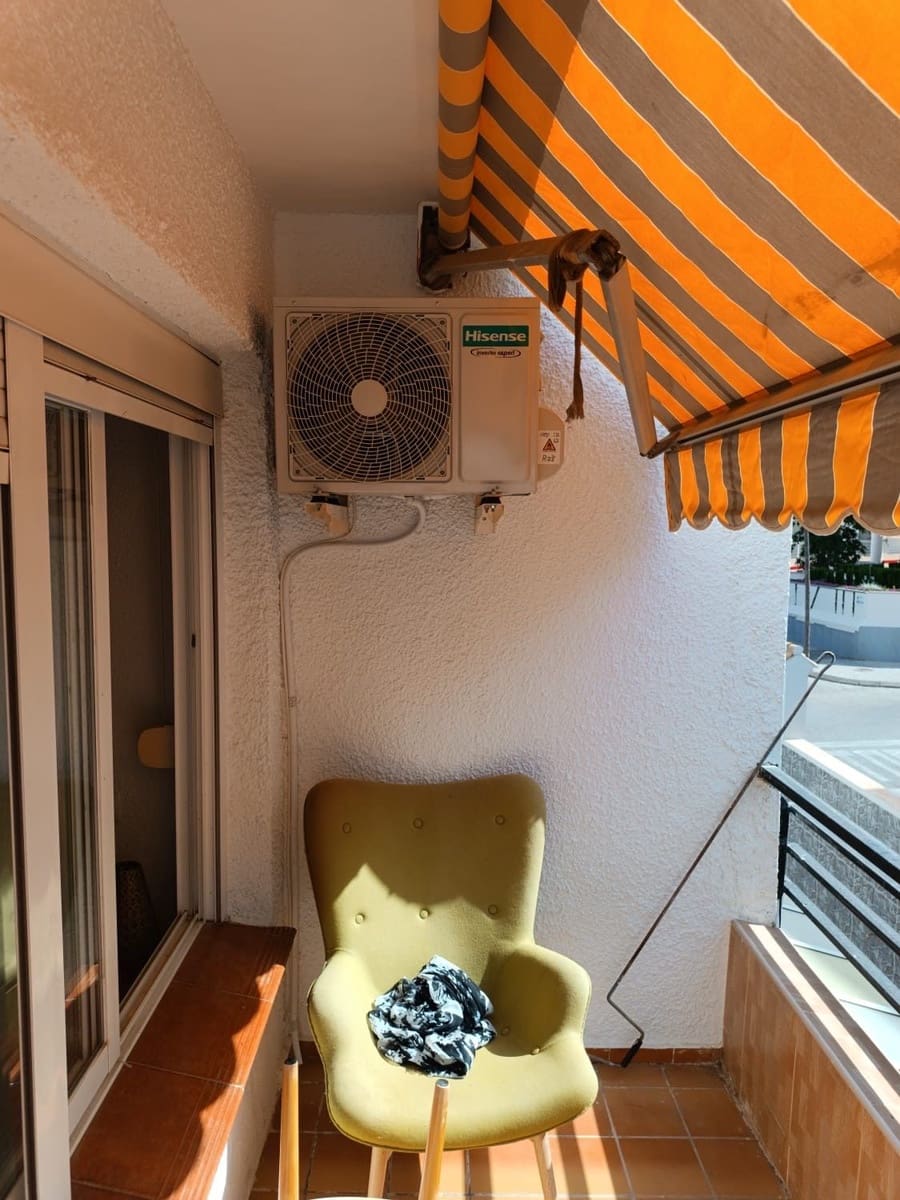 3 bedroom Townhouse for rent in Torrevieja with garage - € 950 (Ref: 7256197)