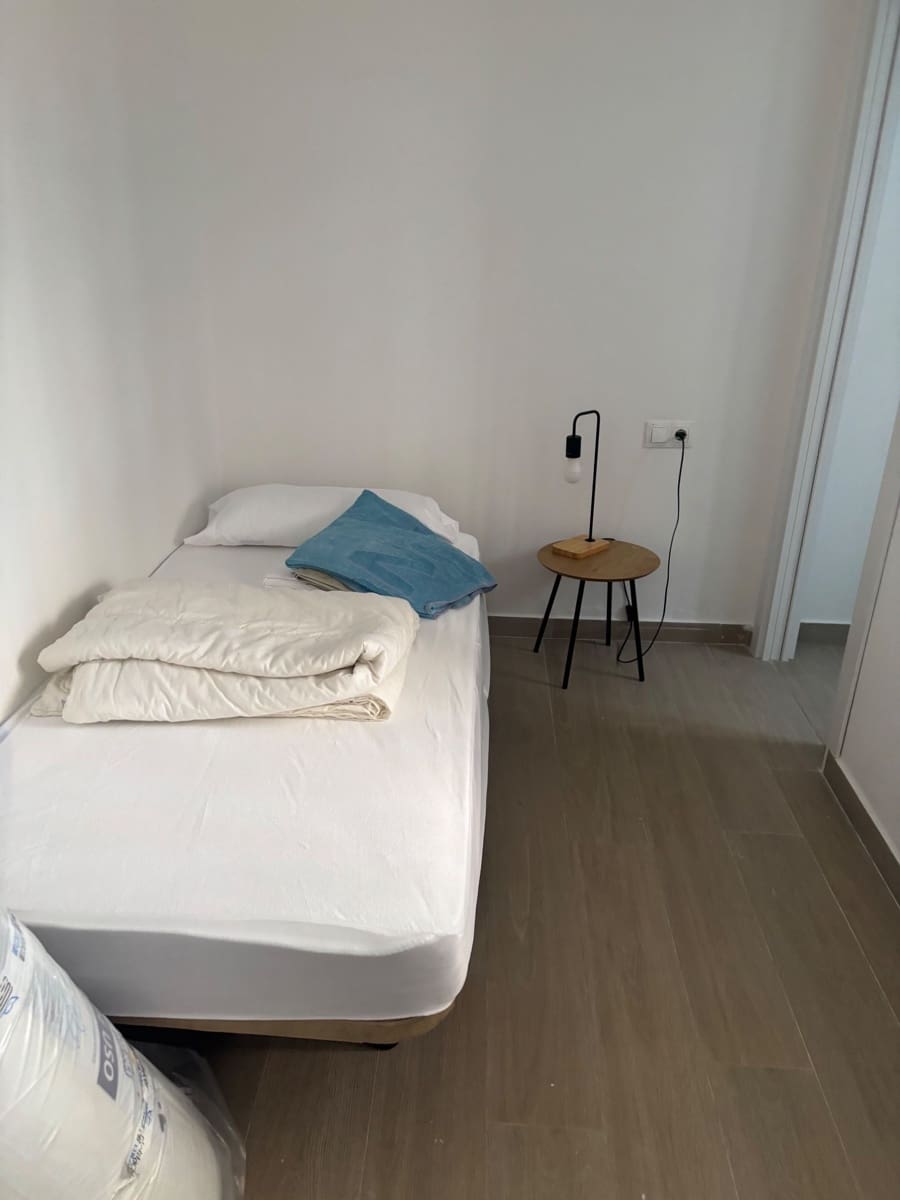 Casa de 3 habitaciones en Torrevieja en alquiler con garaje - 950 € (Ref: 7256197)