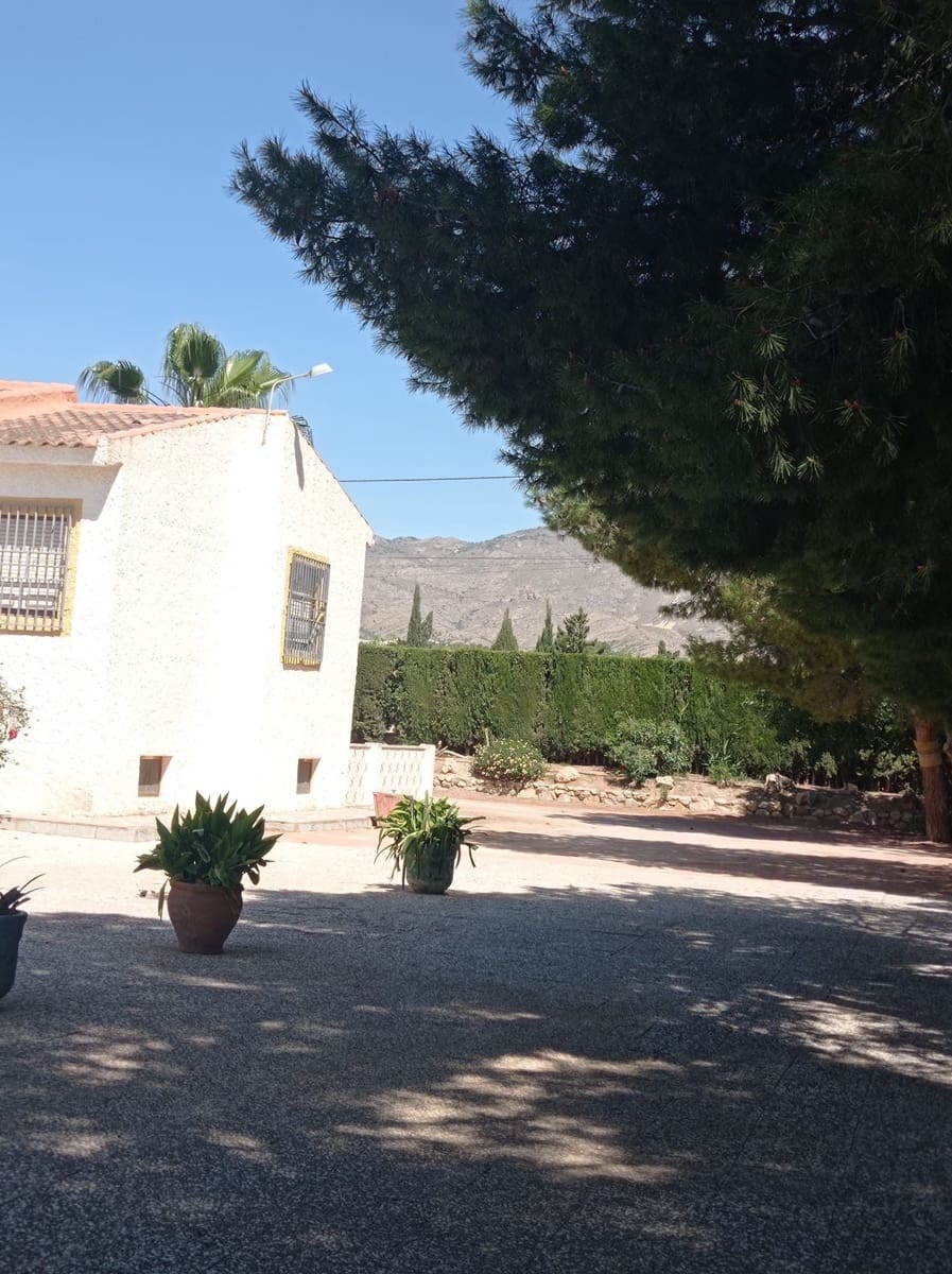 3 Zimmer Villa zu vermieten in Crevillente / Crevillent mit Garage - 1.600 € (Ref: 7634521)
