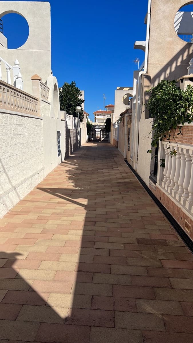 3 soverom Bungalow til leie i La Mata med svømmebasseng - € 750 (Ref: 7914379)