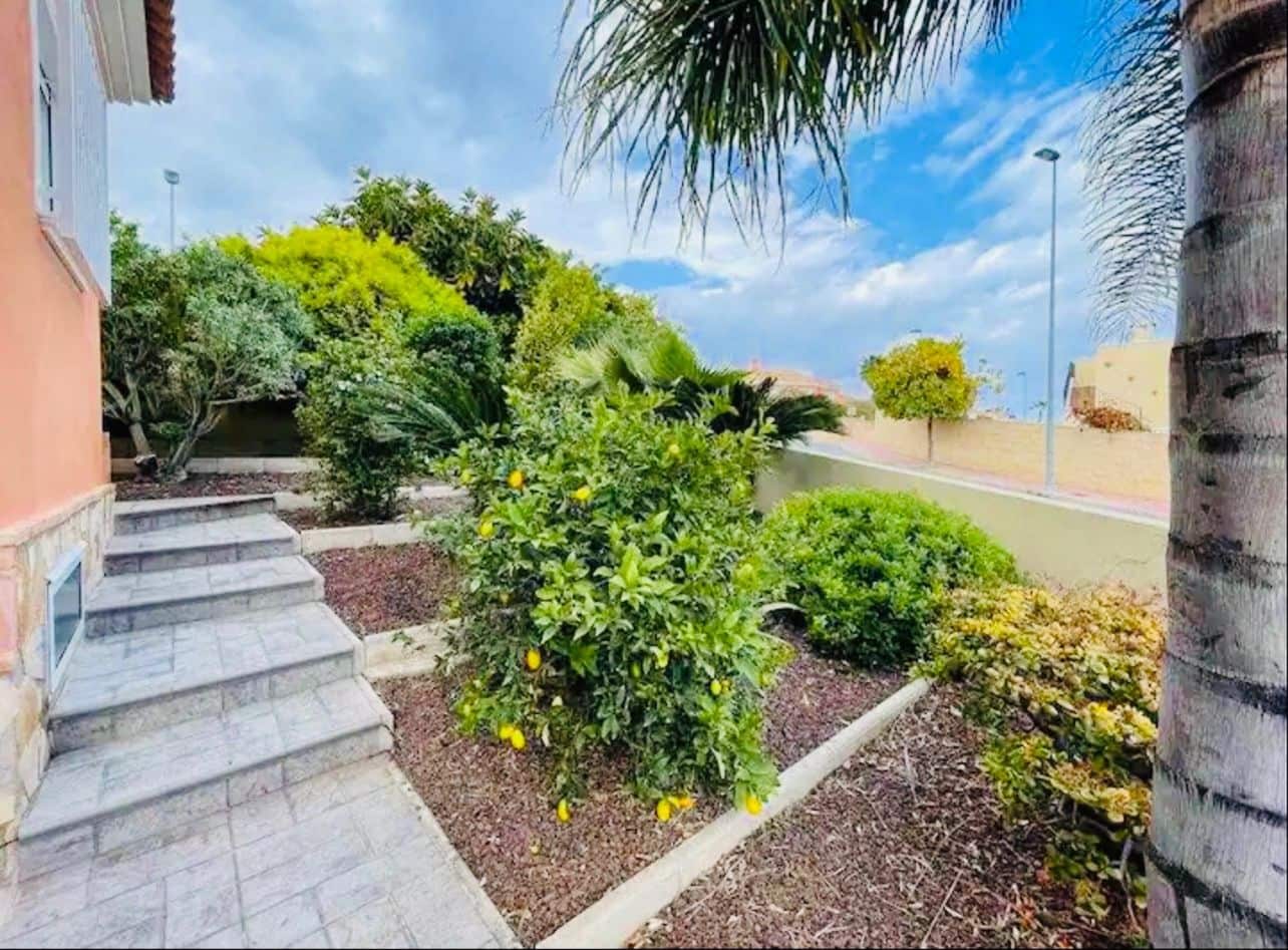 3 soveværelse Villa til leje i Muchamiel / Mutxamel med swimmingpool garage - € 1.800 (Ref: 8053333)