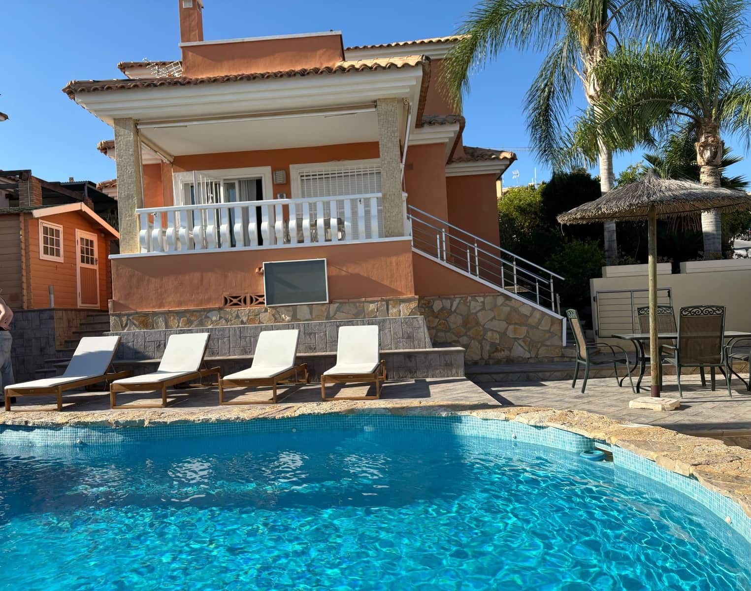 3 soveværelse Villa til leje i Muchamiel / Mutxamel med swimmingpool garage - € 1.800 (Ref: 8053333)