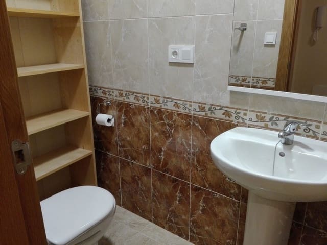Apartamento de 3 habitaciones en Puerto Deportivo, Torrevieja en alquiler - 700 € (Ref: 8068286)