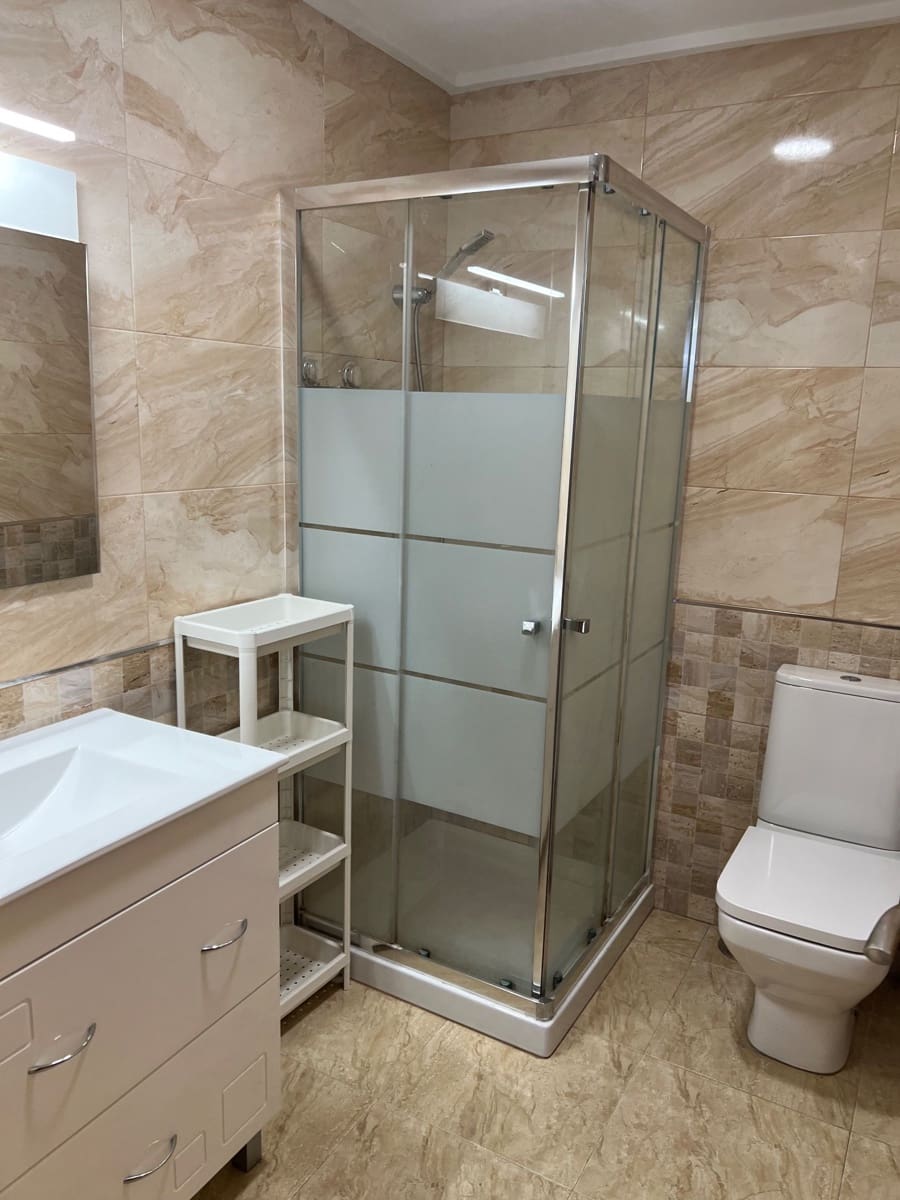 Apartamento de 3 habitaciones en Torrevieja en alquiler - 700 € (Ref: 8068286)