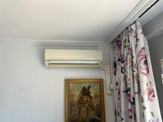 Apartamento de 3 habitaciones en Puerto Deportivo, Torrevieja en alquiler - 700 € (Ref: 8068286)