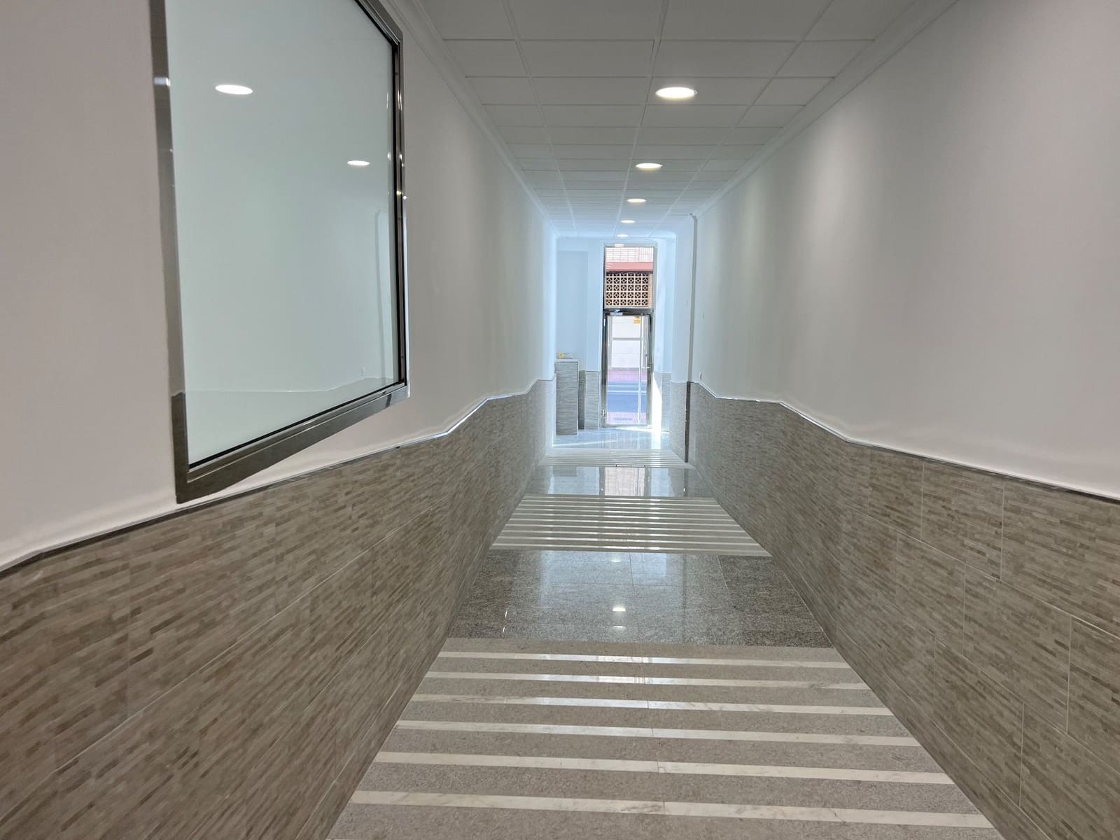 3 slaapkamer Appartement te huur in Torrevieja - € 700 (Ref: 8094109)