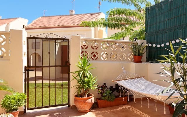 3 soverom Kjedet enebolig til salgs i Gran Vista - Olivo de Oro, Santa Pola med svømmebasseng garasje - € 289 000 (Ref: 8104853)