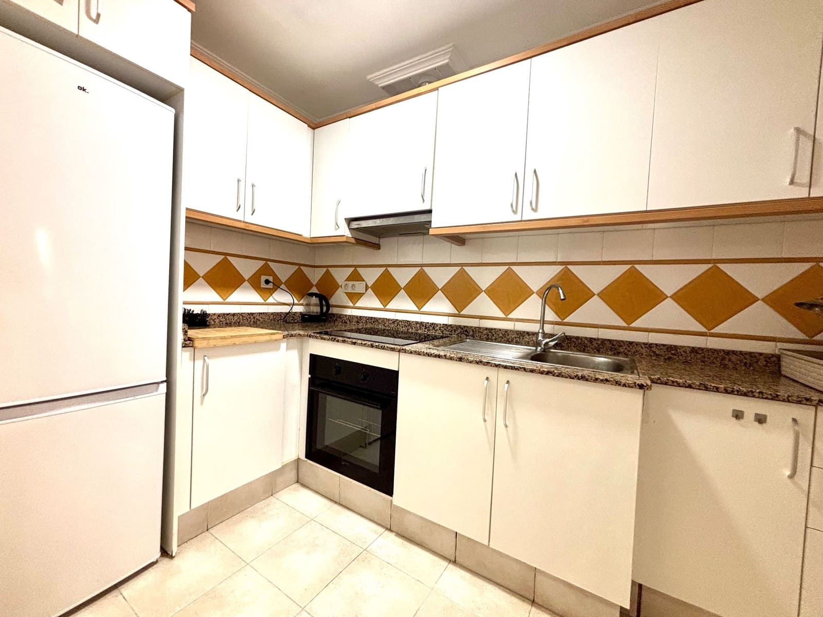 3 soverom Kjedet enebolig til salgs i Gran Alacant med svømmebasseng garasje - € 289 000 (Ref: 8104853)