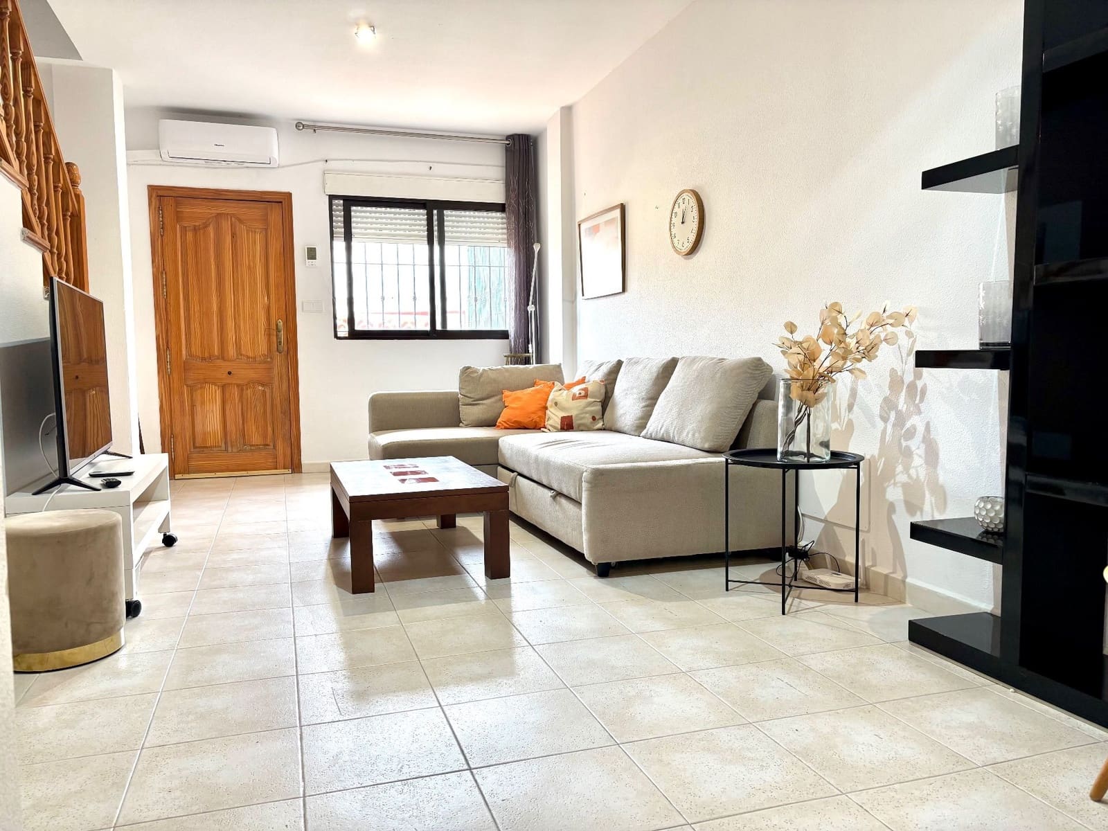 3 soverom Kjedet enebolig til salgs i Gran Alacant med svømmebasseng garasje - € 289 000 (Ref: 8104853)