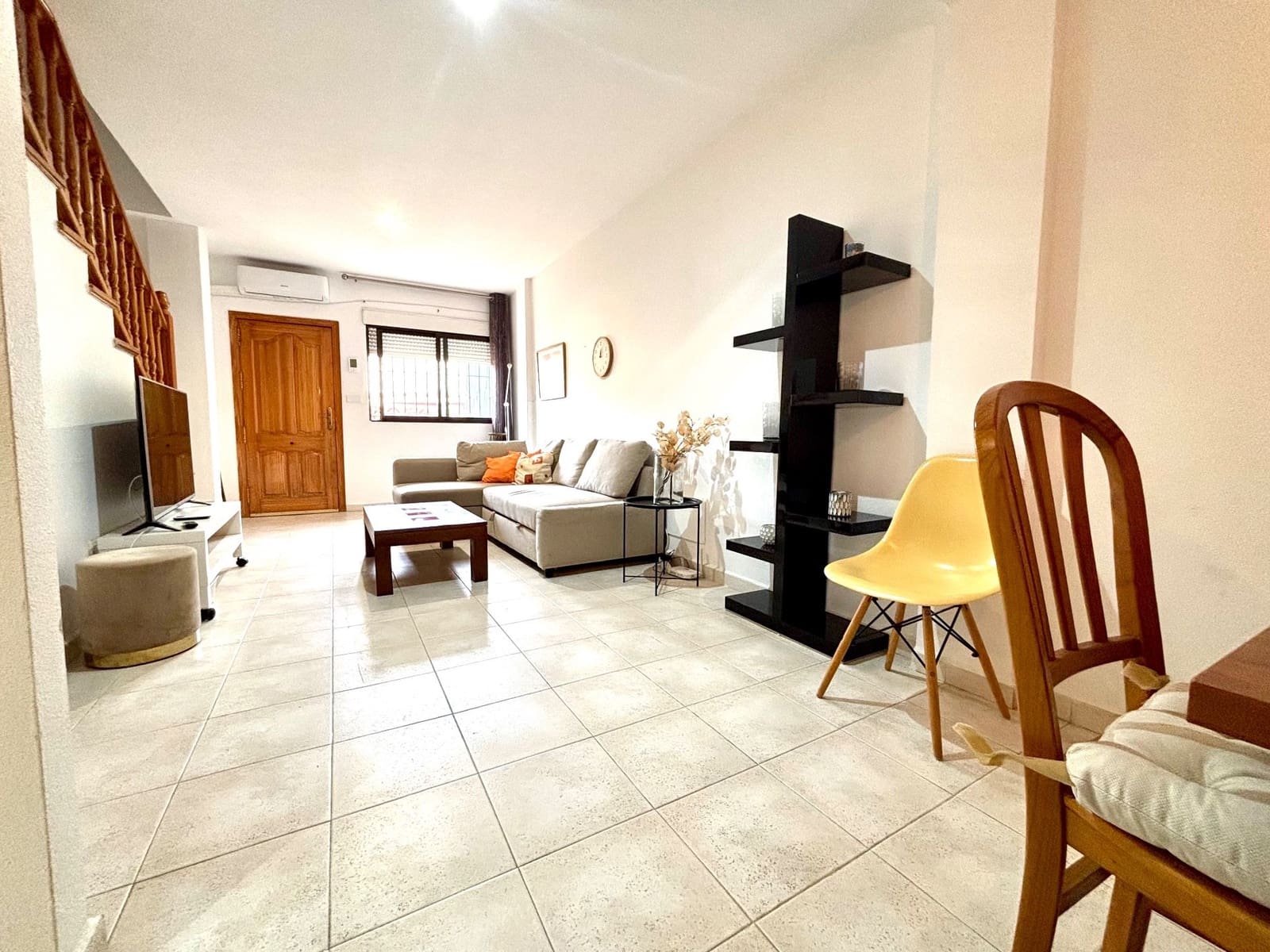 3 soverom Kjedet enebolig til salgs i Gran Alacant med svømmebasseng garasje - € 289 000 (Ref: 8104853)