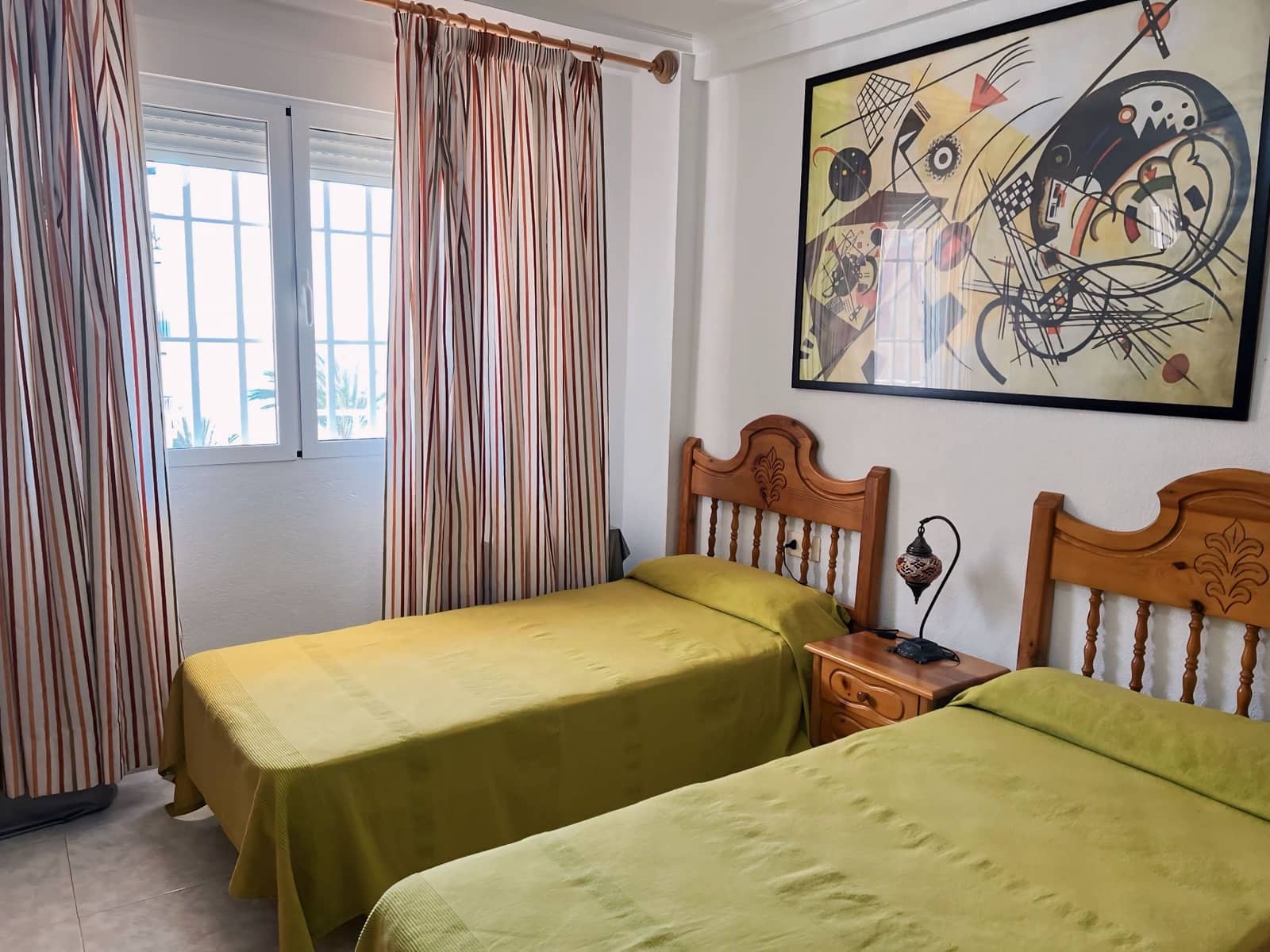 3 bedroom Apartment for rent in Torrevieja with garage - € 850 (Ref: 8131716)