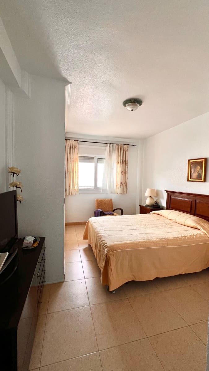 3 bedroom Apartment for rent in Torrevieja with garage - € 800 (Ref: 8347662)