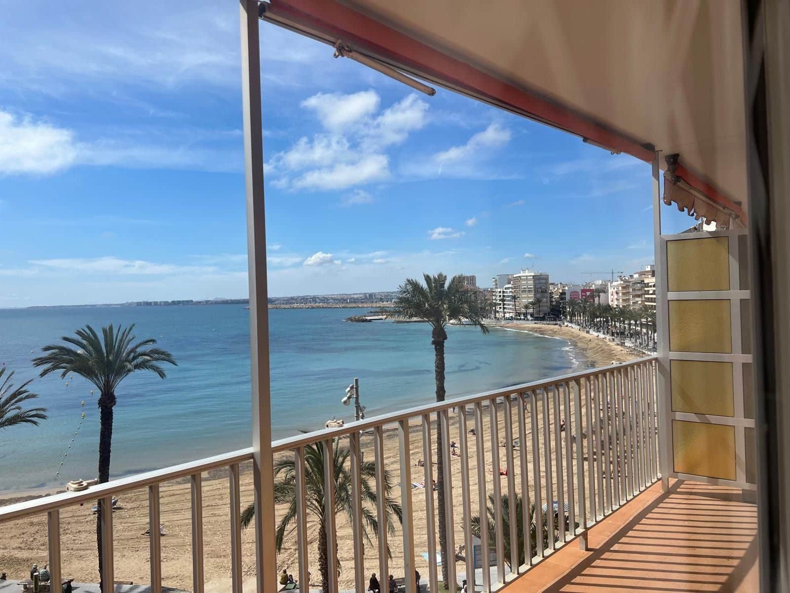 3 bedroom Apartment for rent in Torrevieja with garage - € 800 (Ref: 8347662)