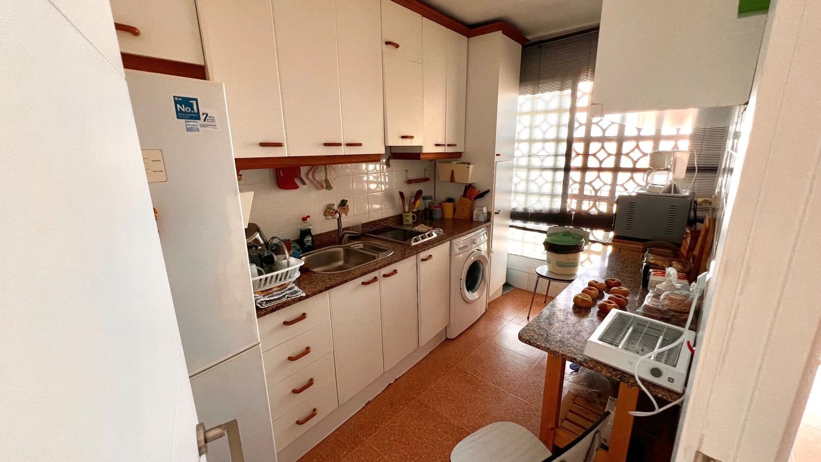 3 bedroom Apartment for rent in Torrevieja with garage - € 800 (Ref: 8347662)