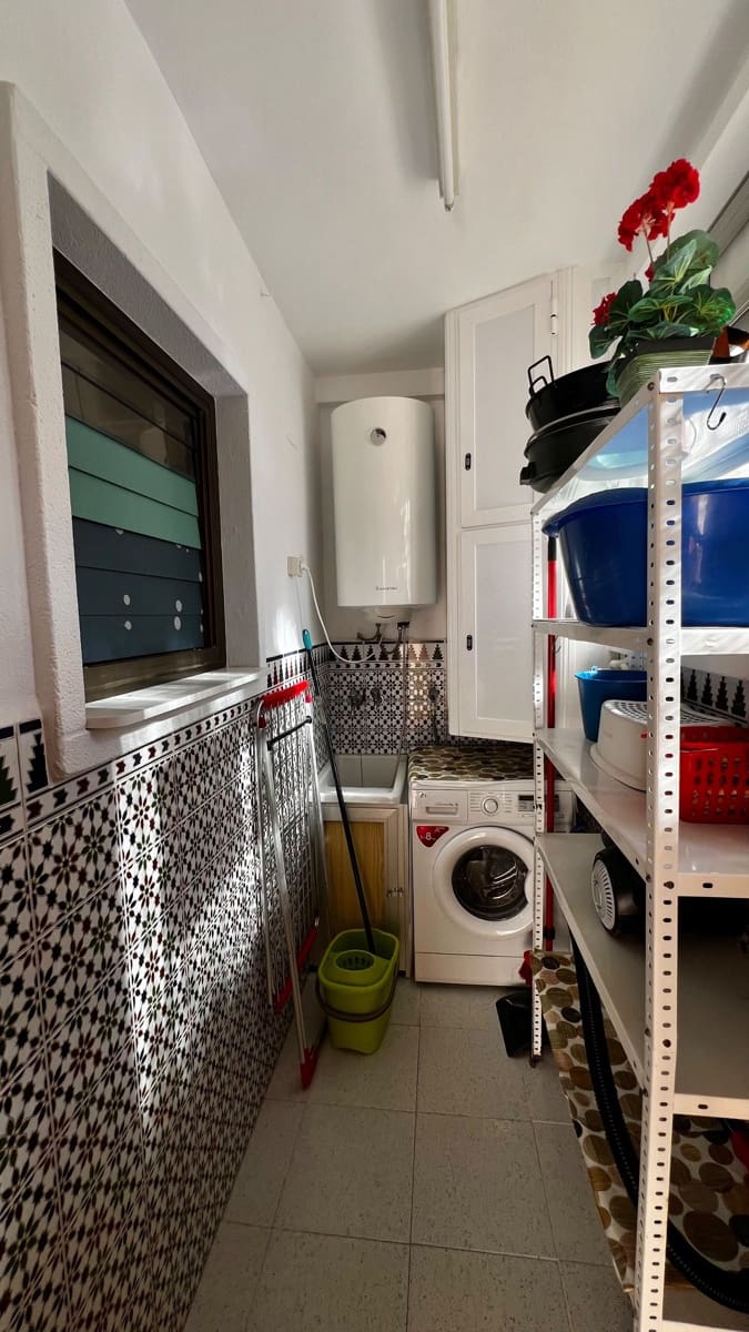 3 soverom Hus til leie i Arenales del Sol med svømmebasseng garasje - € 750 (Ref: 8372537)