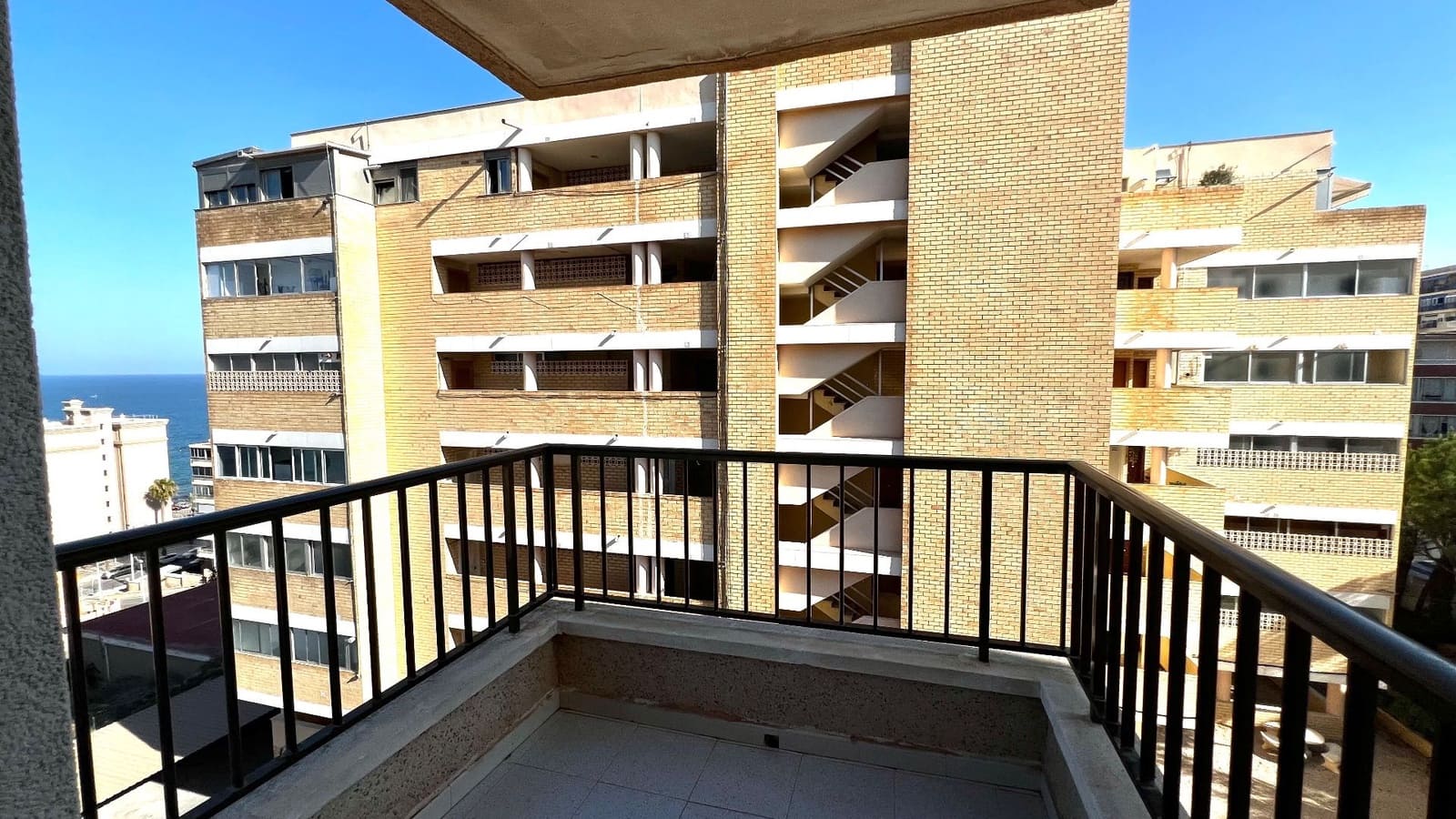 3 soverom Hus til leie i Arenales del Sol med svømmebasseng garasje - € 750 (Ref: 8372537)