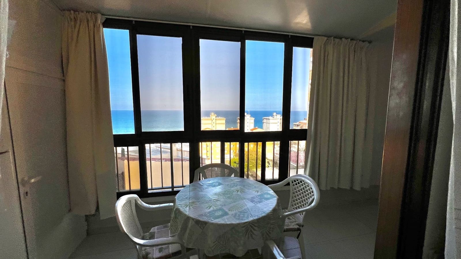 3 soverom Hus til leie i Arenales del Sol med svømmebasseng garasje - € 750 (Ref: 8372537)