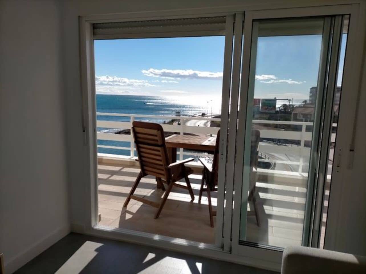 Appartement de 2 chambres à louer à Torrevieja avec garage - 900 € (Ref: 8441556)