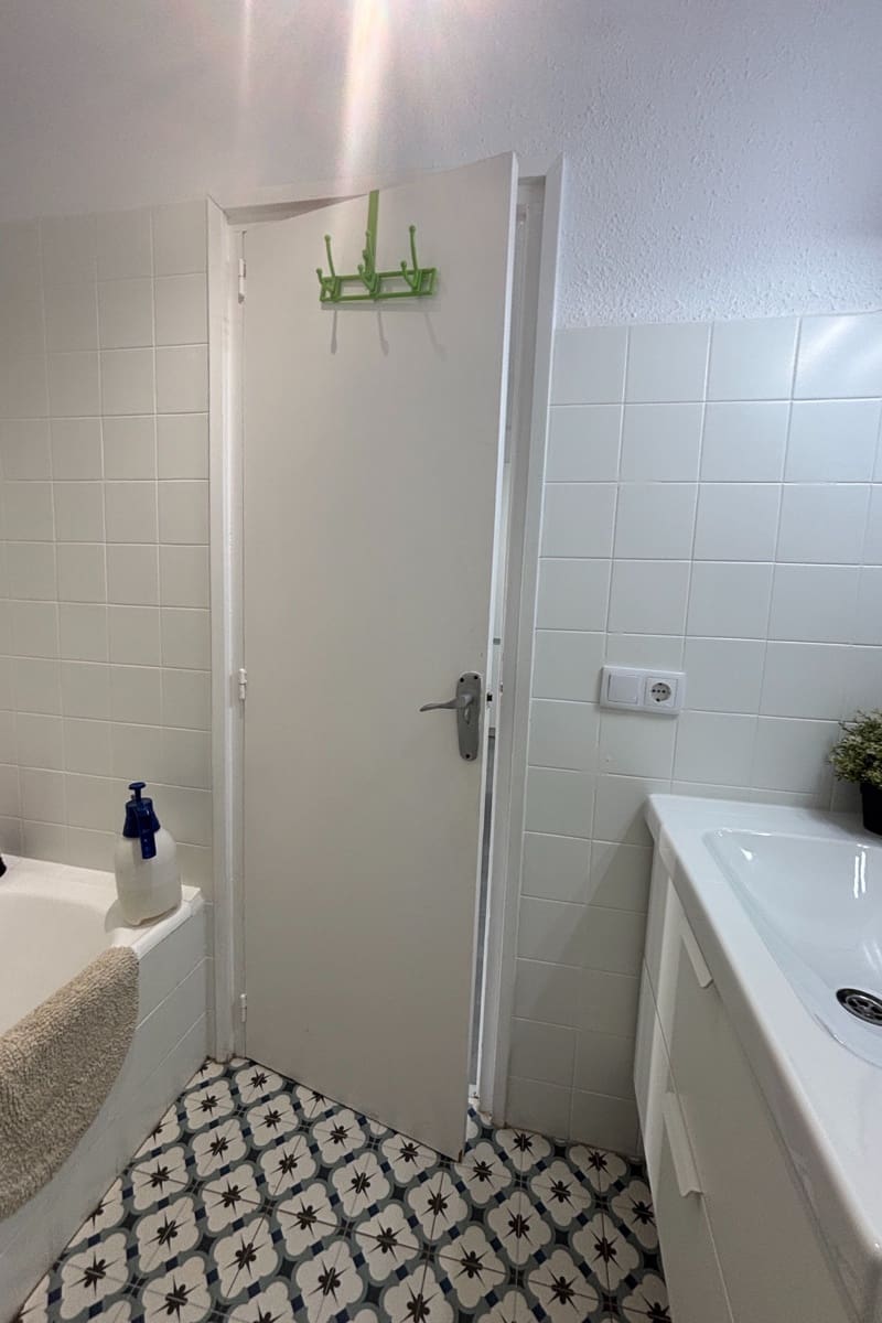 Appartement de 2 chambres à louer à Torrevieja avec garage - 900 € (Ref: 8441556)