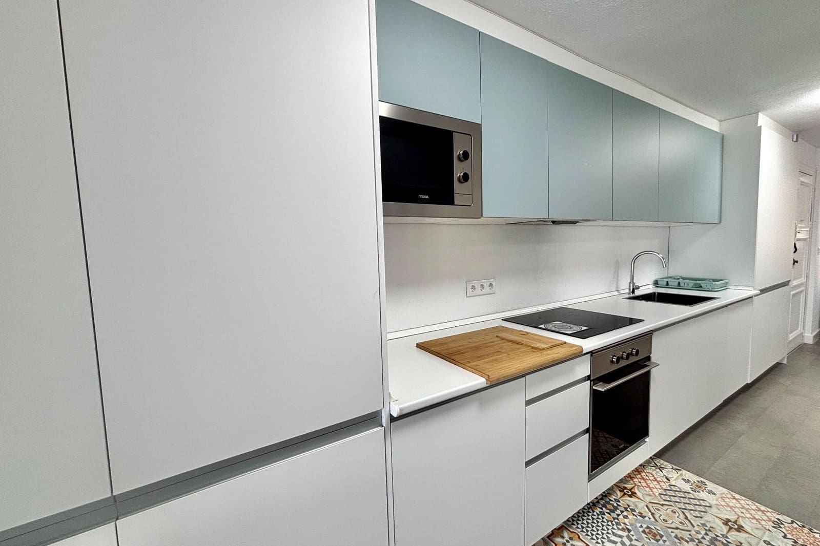 Appartement de 2 chambres à louer à Torrevieja avec garage - 900 € (Ref: 8441556)