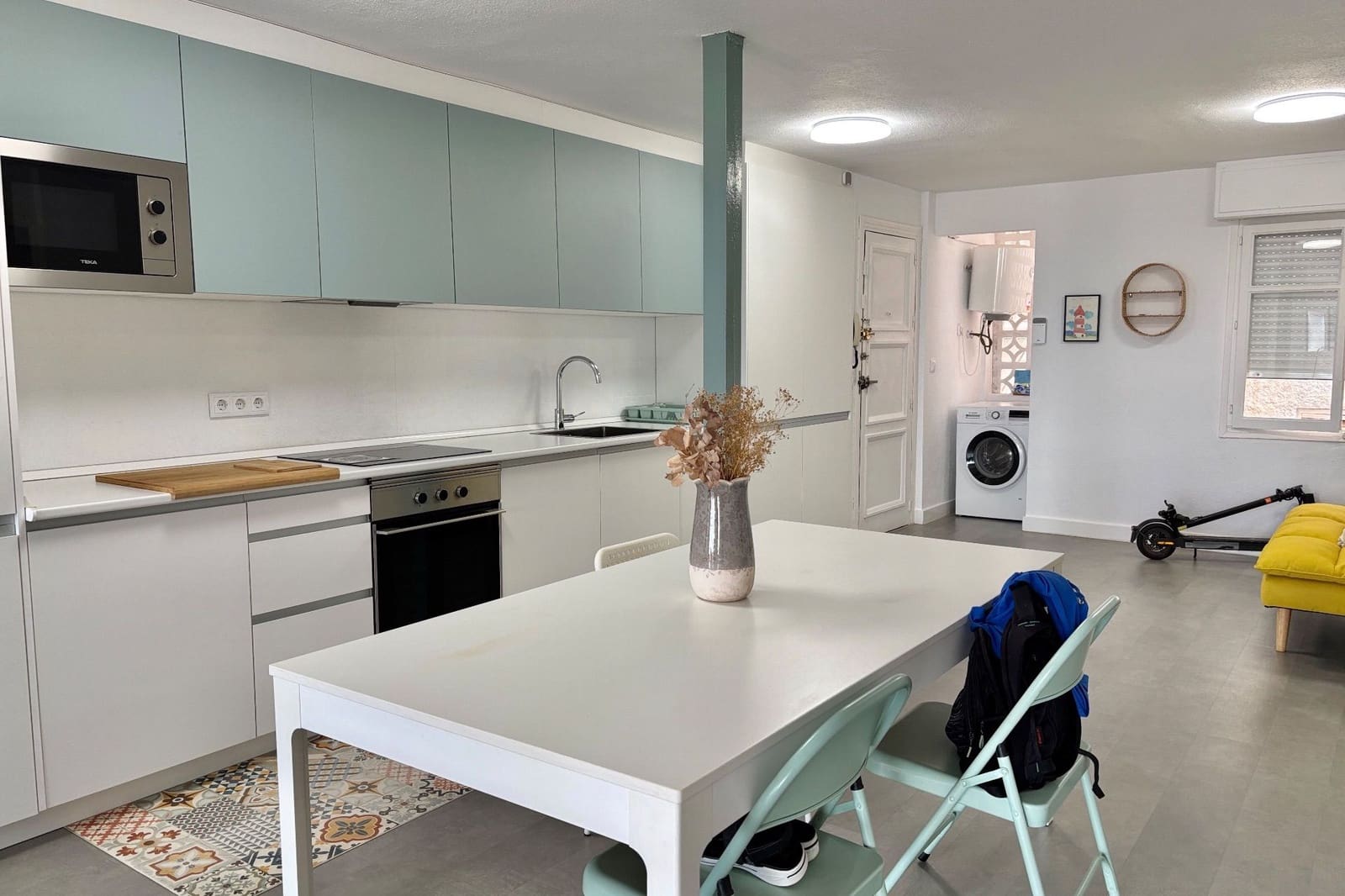 Appartement de 2 chambres à louer à Torrevieja avec garage - 900 € (Ref: 8441556)