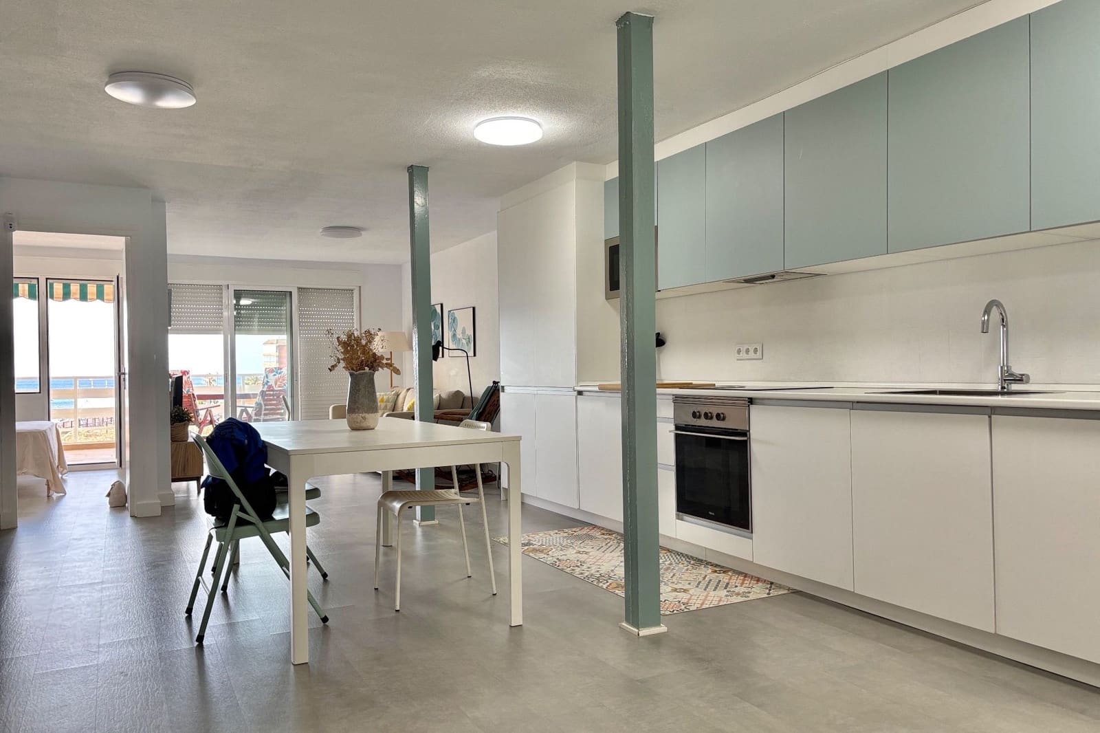 Appartement de 2 chambres à louer à Torrevieja avec garage - 900 € (Ref: 8441556)