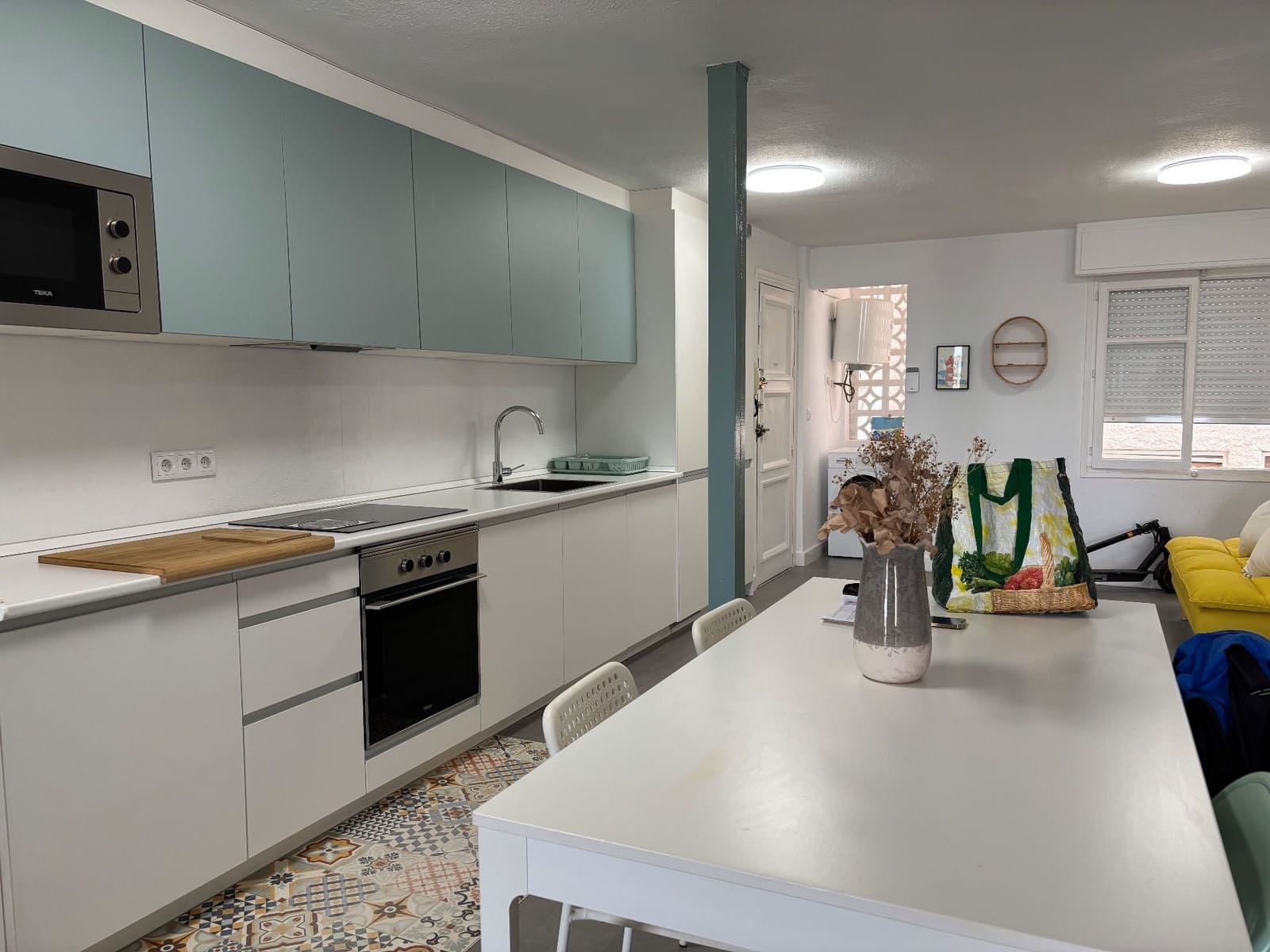 Appartement de 2 chambres à louer à Torrevieja avec garage - 900 € (Ref: 8441556)