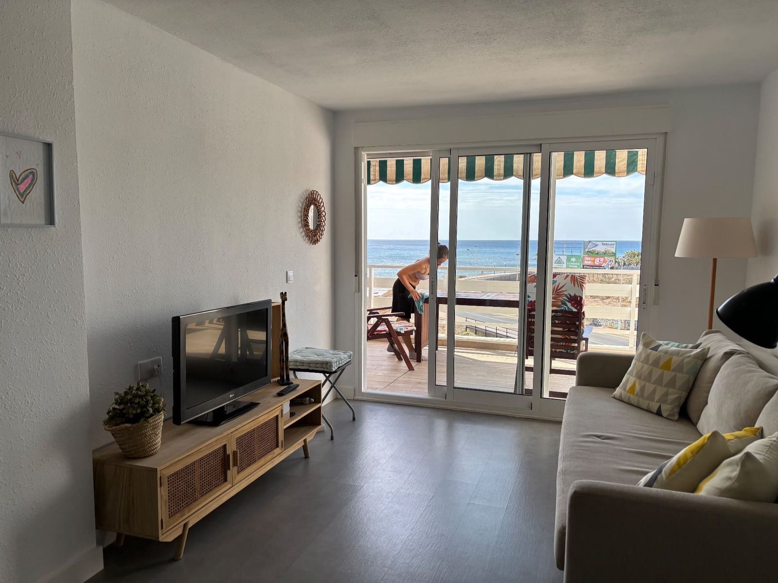 Appartement de 2 chambres à louer à Torrevieja avec garage - 900 € (Ref: 8441556)