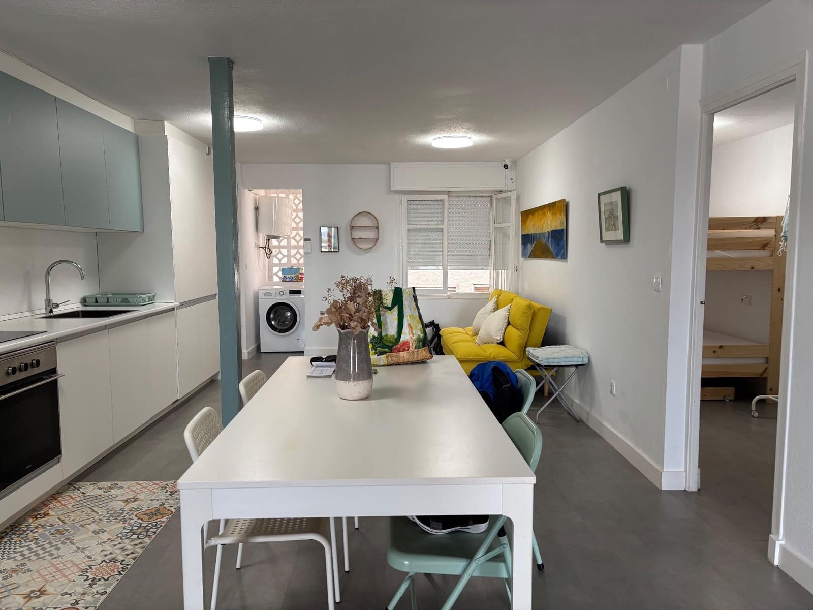 Appartement de 2 chambres à louer à Torrevieja avec garage - 900 € (Ref: 8441556)