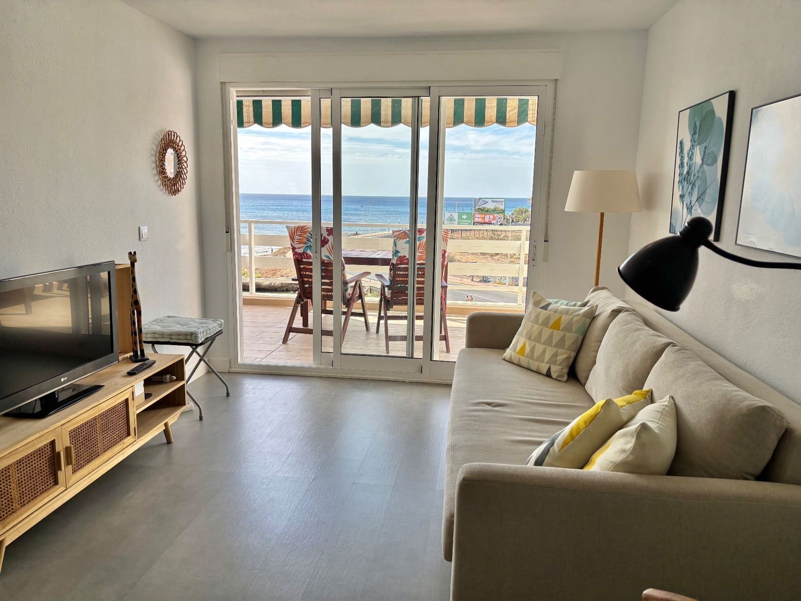 Appartement de 2 chambres à louer à Torrevieja avec garage - 900 € (Ref: 8441556)