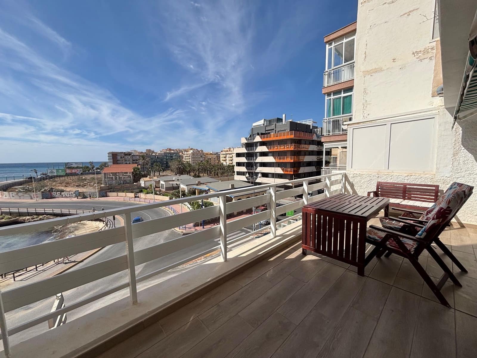 Appartement de 2 chambres à louer à Torrevieja avec garage - 900 € (Ref: 8441556)