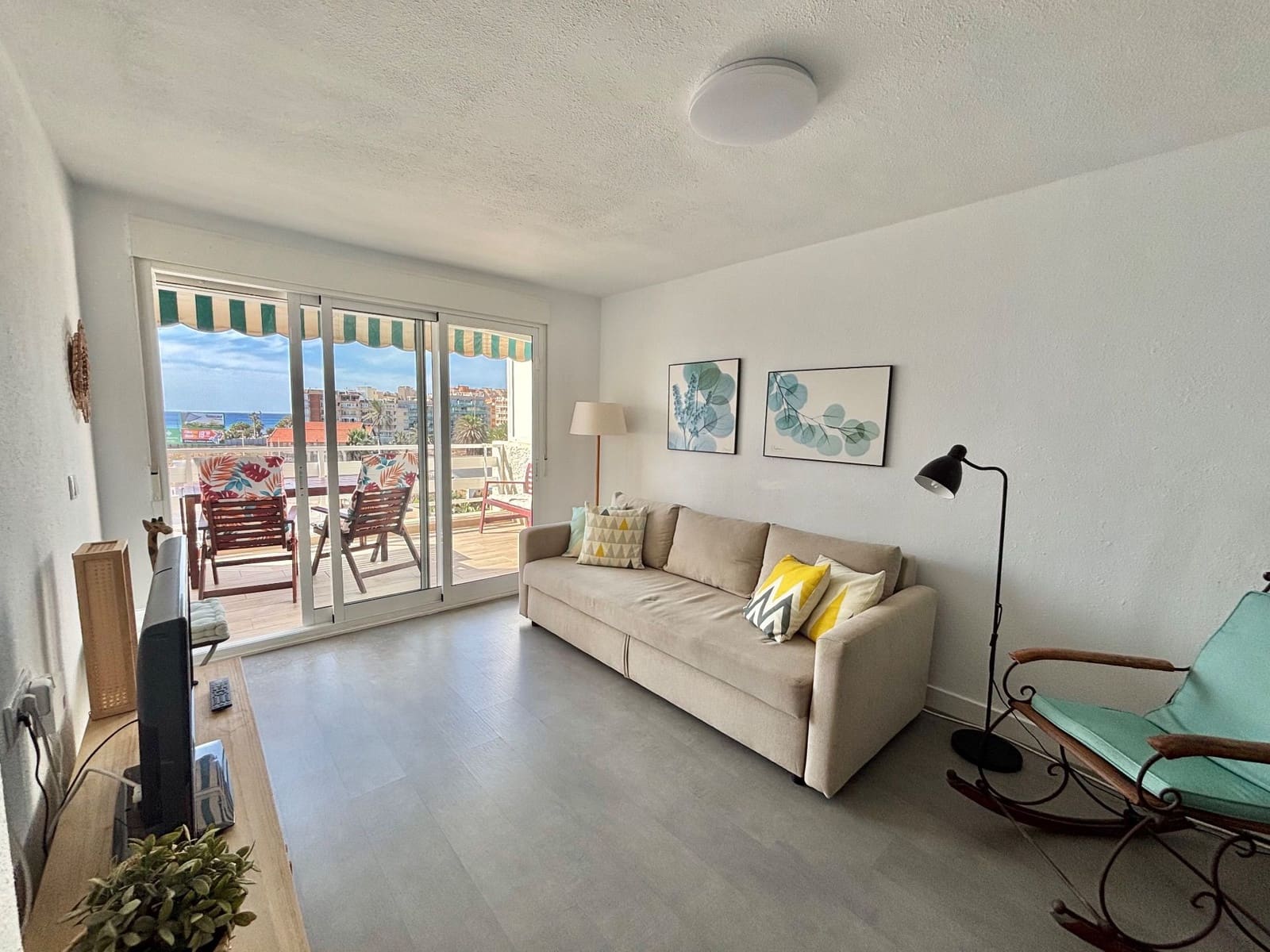 Appartement de 2 chambres à louer à Torrevieja avec garage - 900 € (Ref: 8441556)