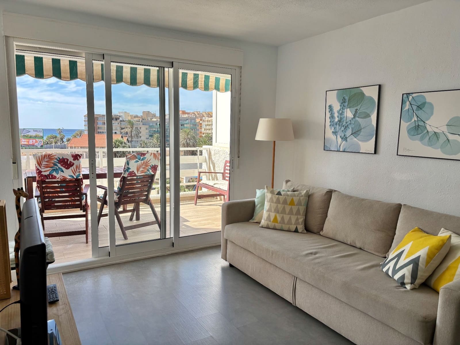 Appartement de 2 chambres à louer à Torrevieja avec garage - 900 € (Ref: 8441556)