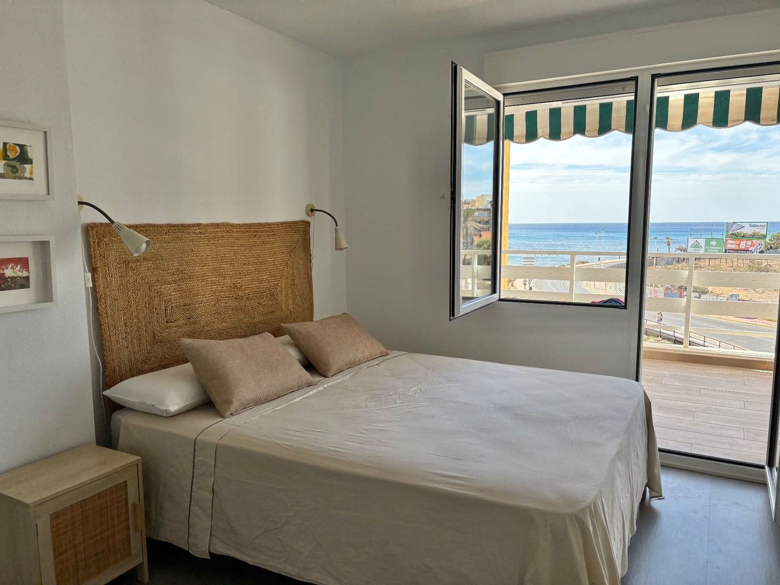 Appartement de 2 chambres à louer à Torrevieja avec garage - 900 € (Ref: 8441556)