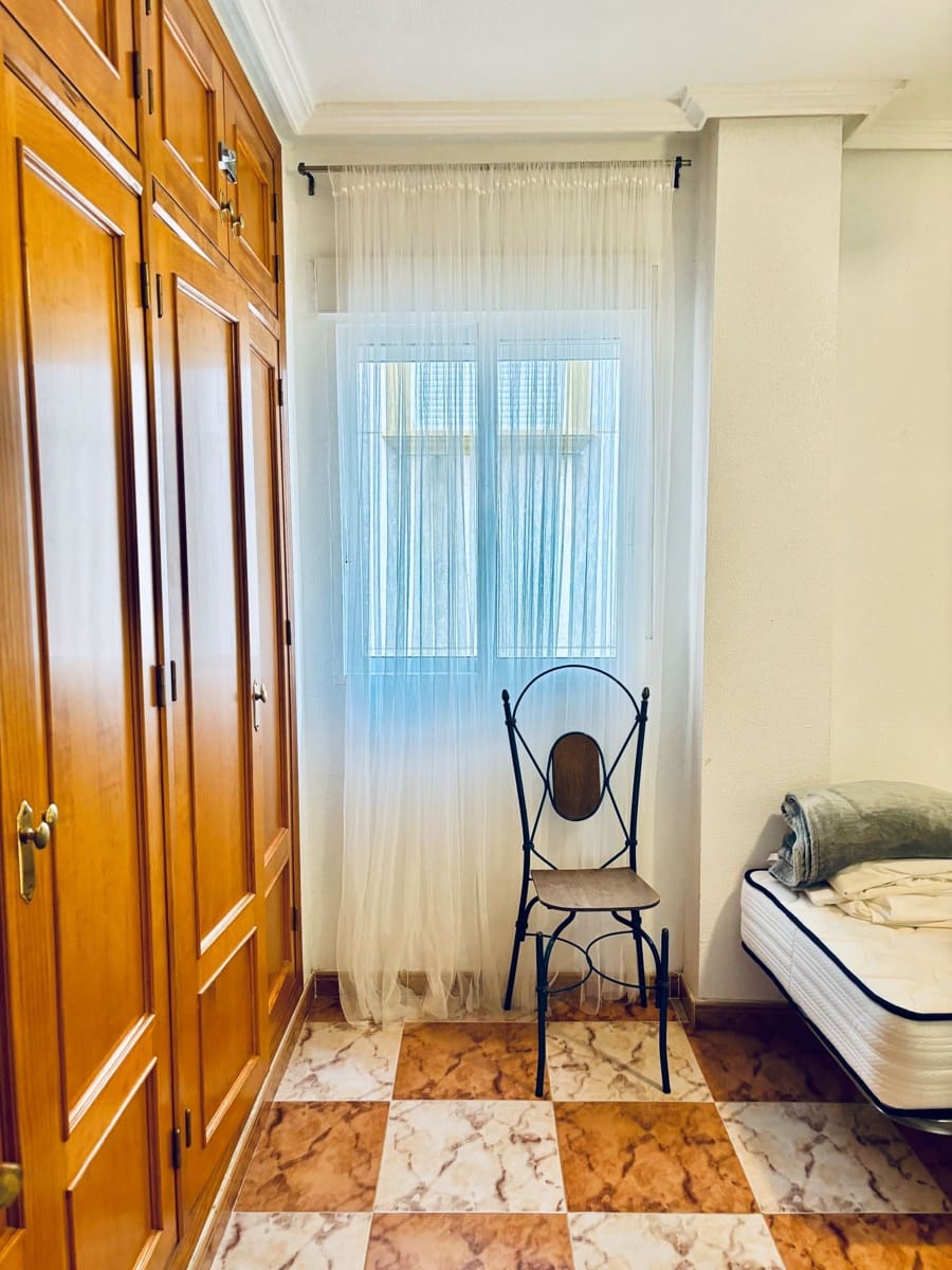 2 quarto Apartamento para arrendar em Orihuela Costa com piscina garagem - 700 € (Ref: 8448064)