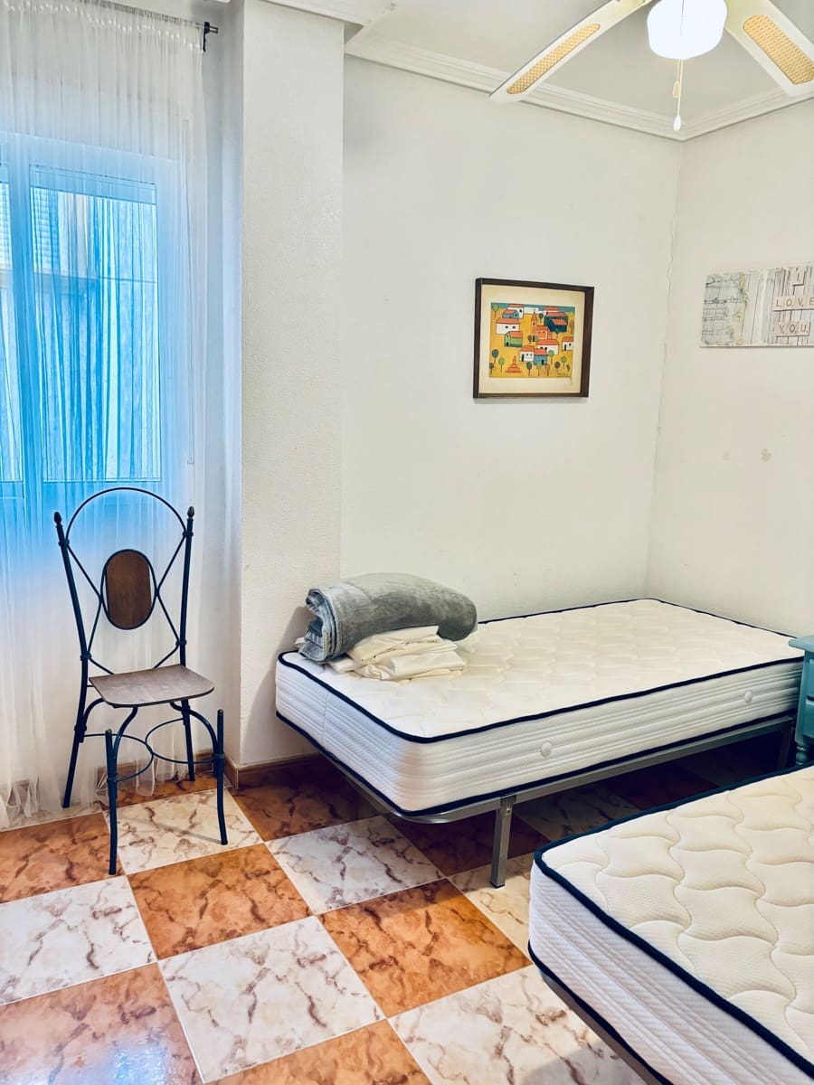 2 quarto Apartamento para arrendar em Orihuela Costa com piscina garagem - 700 € (Ref: 8448064)
