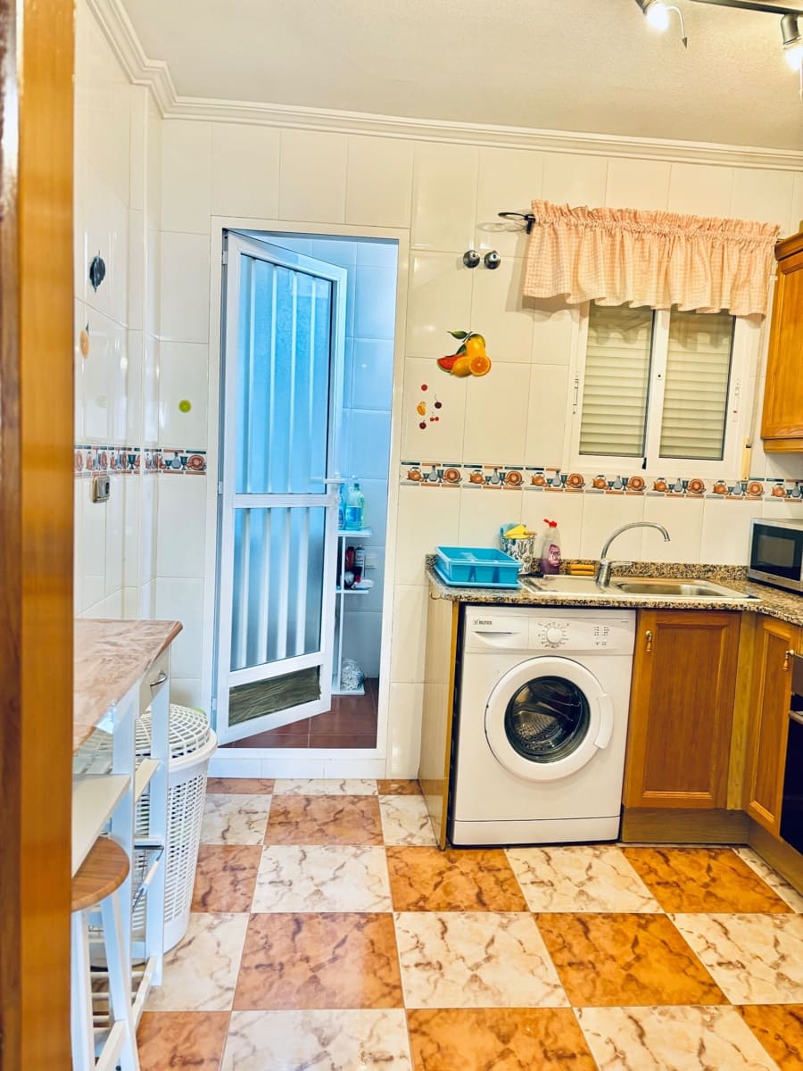 2 quarto Apartamento para arrendar em Orihuela Costa com piscina garagem - 700 € (Ref: 8448064)