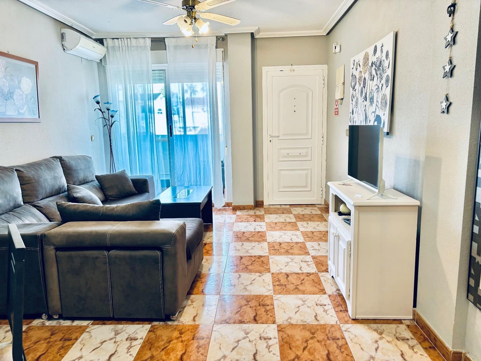 2 quarto Apartamento para arrendar em Orihuela Costa com piscina garagem - 700 € (Ref: 8448064)