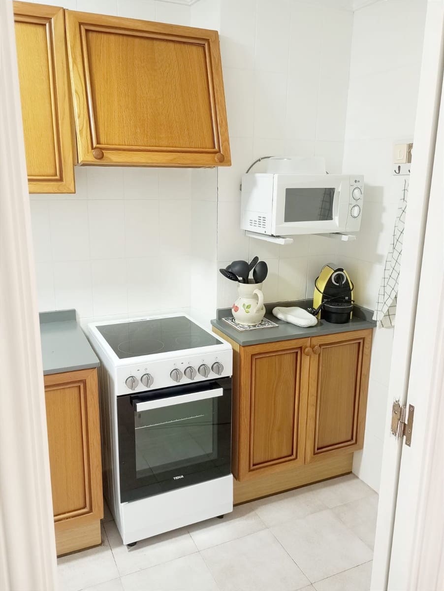 1 soveværelse Lejlighed til leje i Arenales del Sol med swimmingpool garage - € 600 (Ref: 8504007)