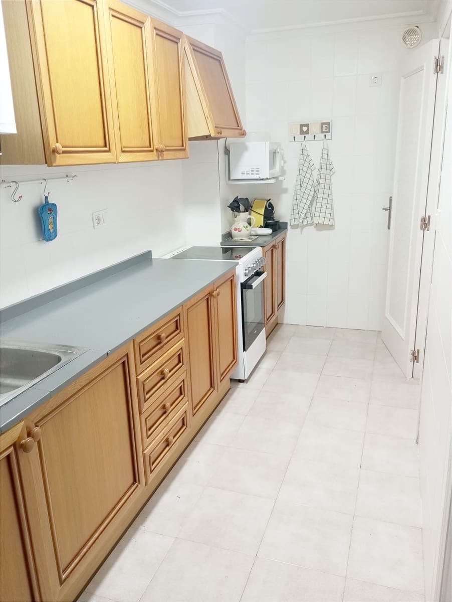 1 soveværelse Lejlighed til leje i Arenales del Sol med swimmingpool garage - € 600 (Ref: 8504007)