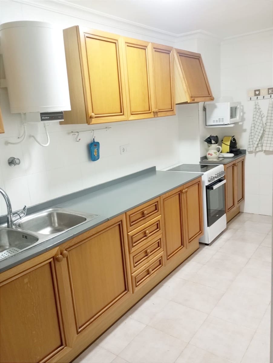 1 soveværelse Lejlighed til leje i Arenales del Sol med swimmingpool garage - € 600 (Ref: 8504007)